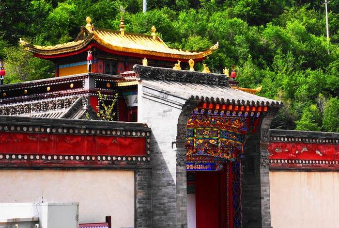 进藏族寺院注意什么，进藏族寺院注意什么事项
