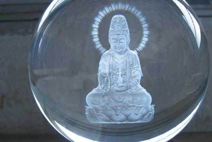 水晶对佛教知识有用吗为什么，佛像水晶