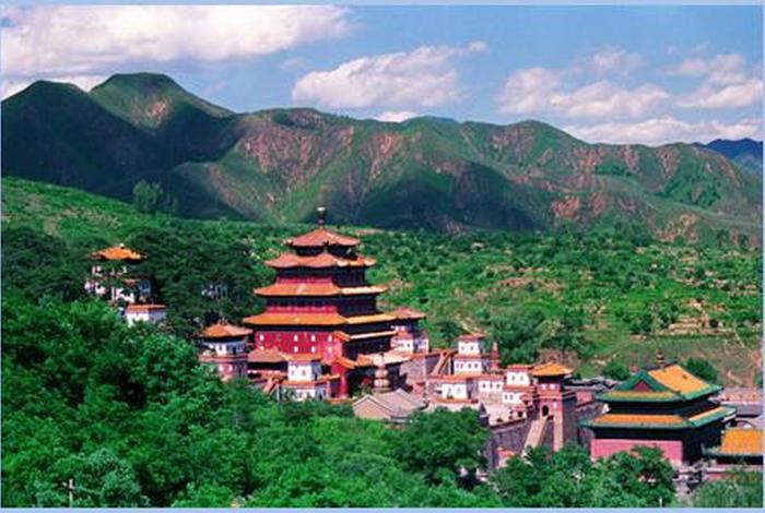 承德为何都是藏传佛教、承德为什么是风水宝地