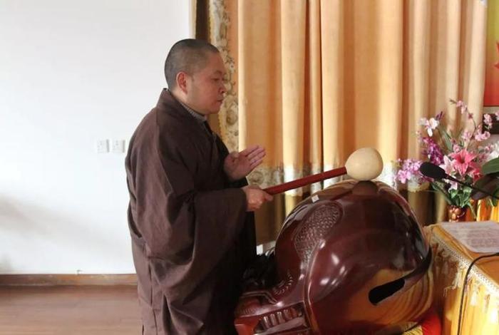 和尚木鱼正确敲法视频 和尚木鱼正确敲法视频教学