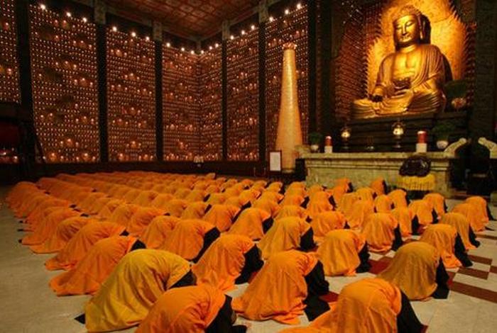 佛教太容易让人执迷、佛教徒很可怕