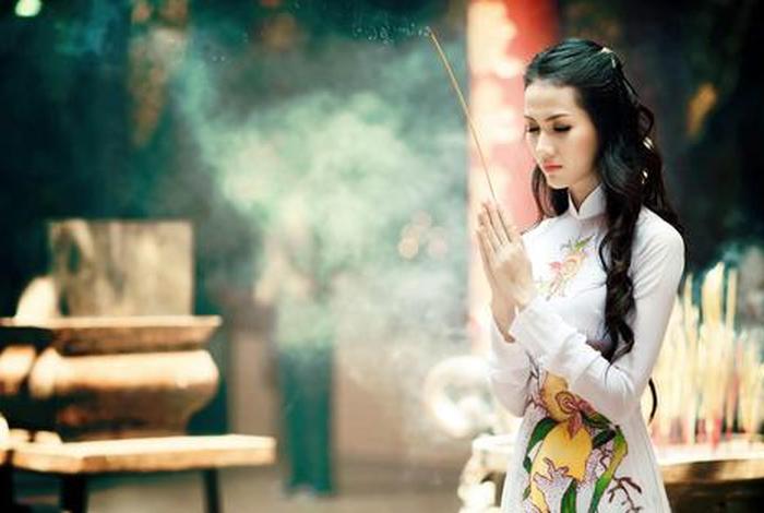 女生懂很多佛教知识好吗知乎 - 学佛的女生有种特别的气质