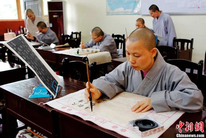 佛学院日常 - 佛学院的学生都学什么