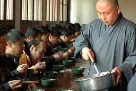 出家人为什么吃斋 - 出家人吃素为什么没有事