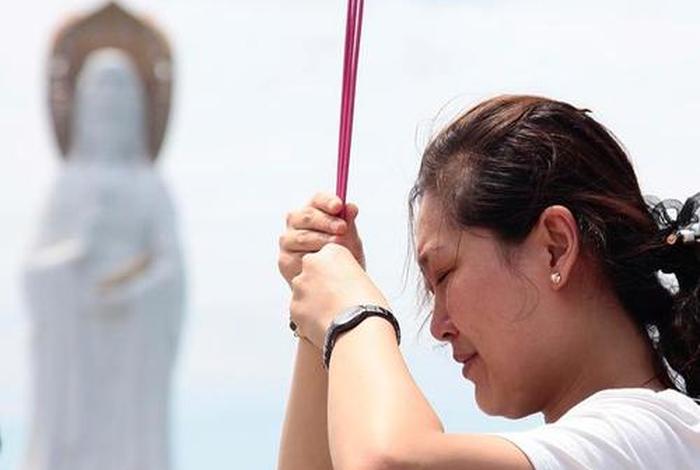 寺院上香礼仪视频 寺院如何上香