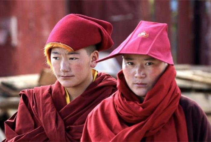 藏传佛教僧人怎么称呼；藏传佛教僧人称呼有哪些
