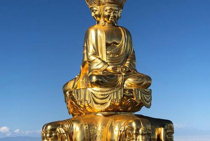 佛教圣境峨眉山图片；峨眉山圣贤菩萨