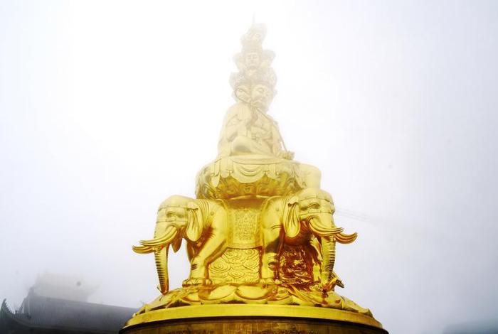 峨眉山佛祖图片；峨眉山佛祖图片高清大图