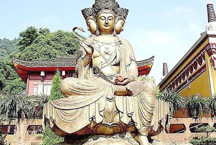 峨眉山佛教文化简介；普贤菩萨是管什么的