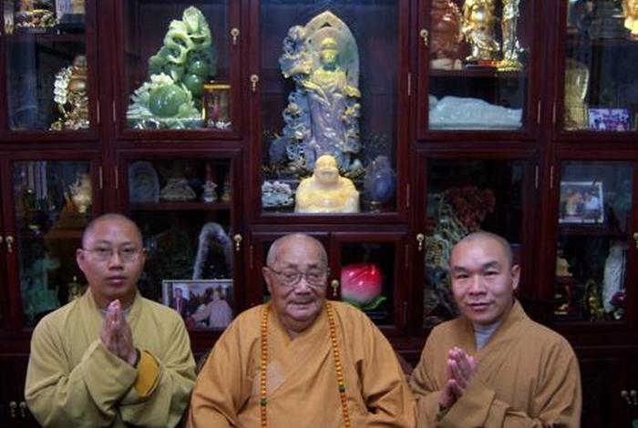寺庙拜访大师有什么讲究，去寺庙说拜访还是到访