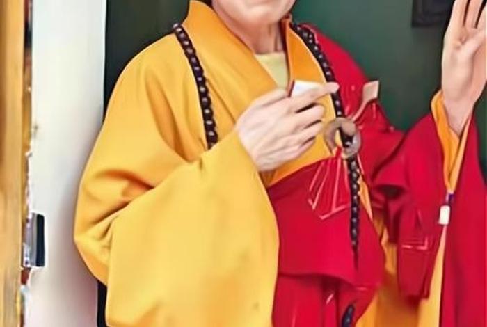 现在寺庙和尚尼姑都吃荤菜吗；和尚尼姑能吃肉吗