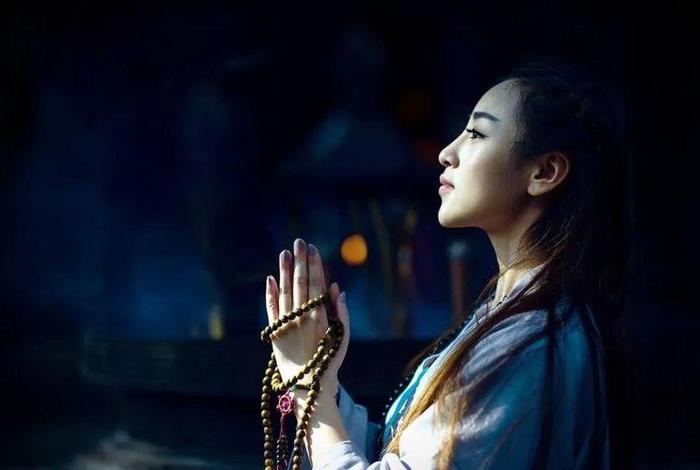 信佛的人怎么聊股票最好；信佛的人可以买股票吗？