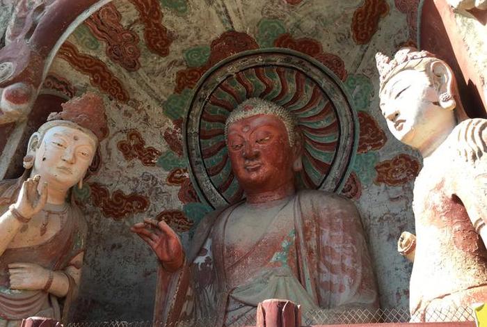 麦积山有哪些佛教寺院；麦积山最大的佛像叫什么名字