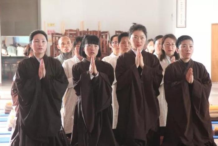 佛教居士可以收徒吗、居士可以上佛学院吗