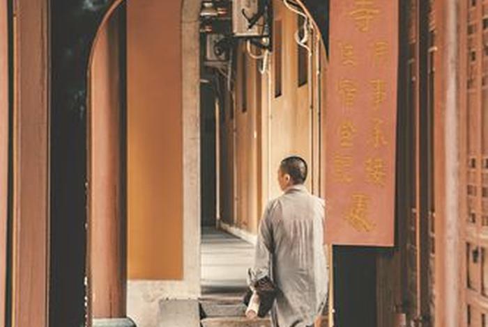 寺院的生活是什么样的；寺院的生活是什么样的图片