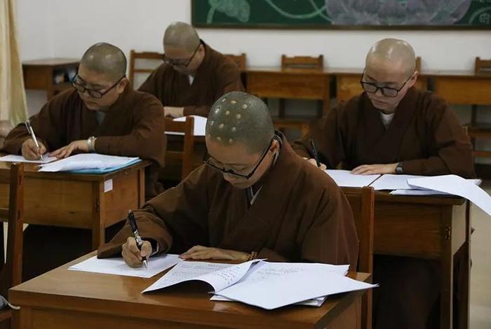 喜欢佛学、喜欢佛学应该从事什么工作