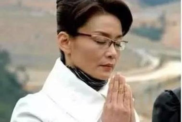 女明星皈依佛门法名，女明星皈依佛门法名字大全