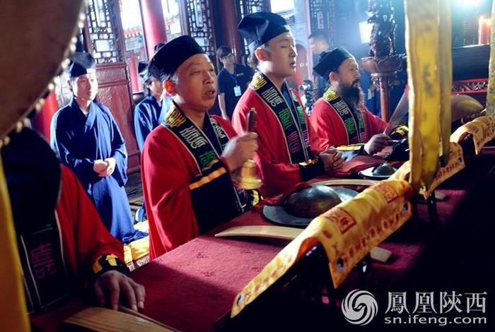 道士讲解佛教；道士 佛教