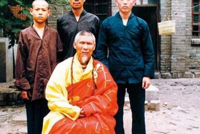 住持,方丈,法师,大和尚的区别；方丈和住持的区别谁大