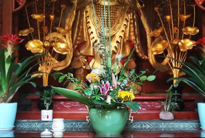 佛前供花的真正含义 - 佛前供花讲究