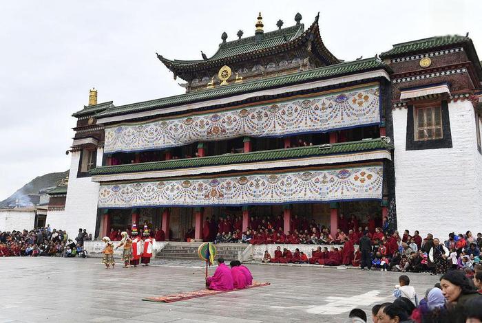 藏传佛教寺庙知识、藏传佛教的六大寺庙名字