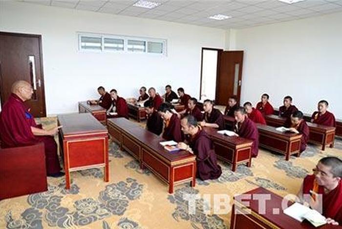 色达佛学院课程 色达佛学院真实修行