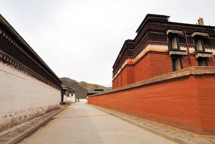 藏传佛教寺庙知识、藏传佛教的六大寺庙名字
