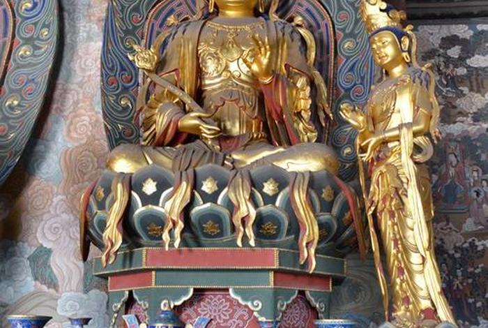 华严寺 佛像（华严寺佛像倾斜）