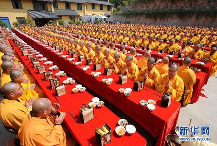 佛教寺院教堂吃斋饭知识有哪些，寺庙吃斋饭前仪式