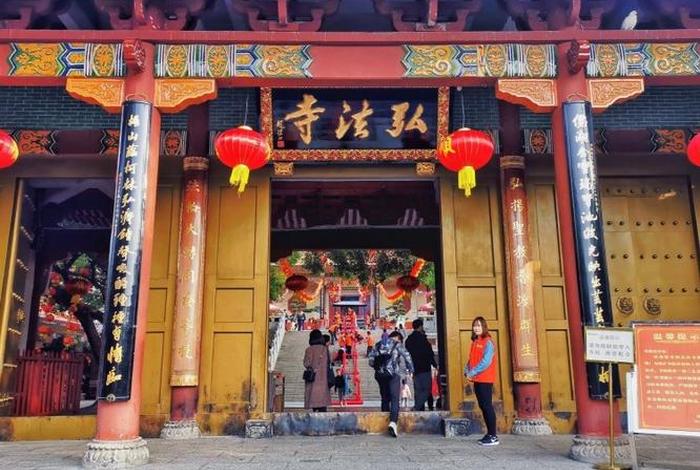 石岩弘源寺庙 - 石岩弘法寺