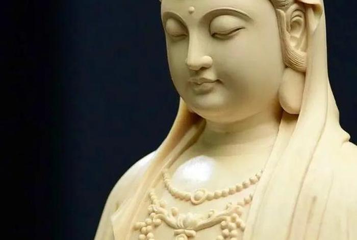 头戴冠的菩萨（头戴冠的菩萨叫什么）