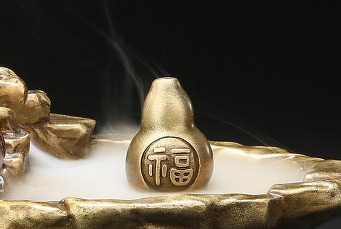 佛的香炉里放什么最好，佛像香炉摆件怎么摆