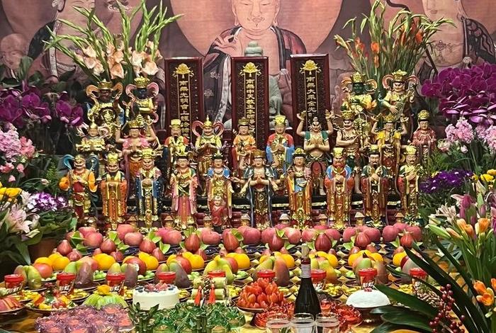 不懂佛教的人到寺庙去应该怎么做？（不懂佛法的人）