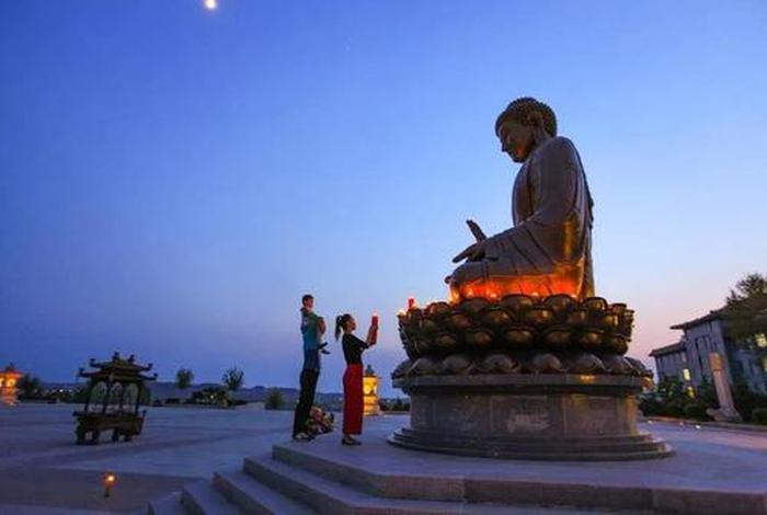 请问哪里有免费学习佛法的地方；哪里可以学佛