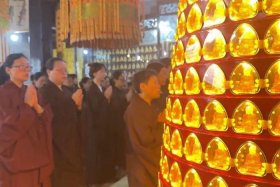八关斋戒是什么？；八关斋戒是什么斋一天还是斋六天