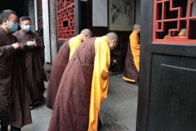 佛教里威仪是什么意思；威仪教相是什么意思