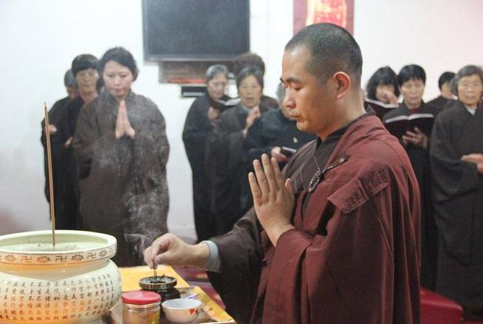 做一个佛教居士的条件、做一个佛教居士的条件是什么