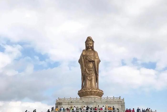 普陀山是佛教的圣地吗，普陀山在佛教的地位