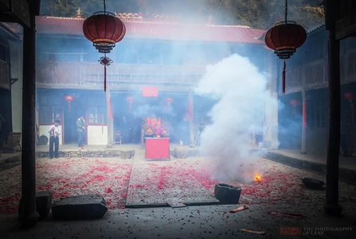 佛教的寺院，佛教的寺院放鞭炮