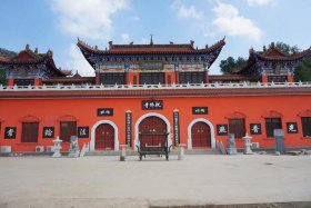 信阳佛教的名人；河南信阳有哪些寺庙