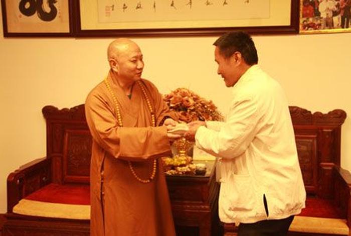 释慈光法师简介；释慈诚佛医
