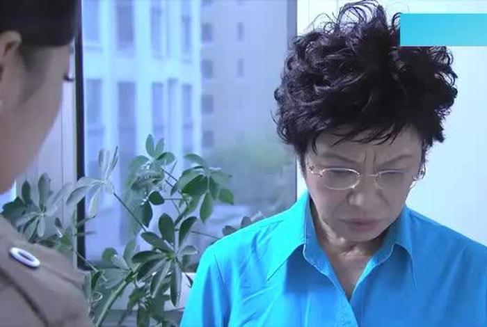凌波采访谈方盈；凌波个人资料