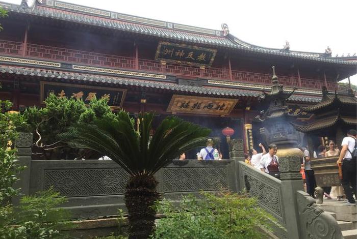 普陀山上是什么寺庙 - 普陀山的寺庙叫什么