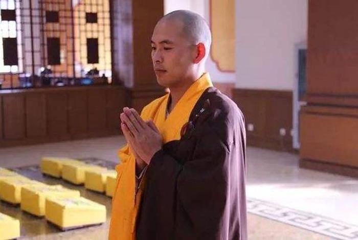 佛教认为心口堵得慌怎么办、念佛容易信心难,心口不一总是闲什么意思