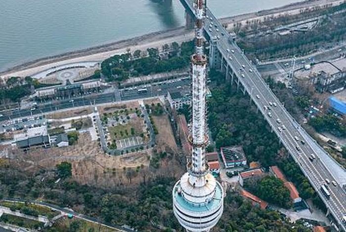 龟山上面的建筑 - 武汉龟山电视塔高度是多少