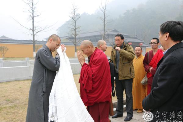「雪窦山」中国藏语系高级佛学院师生一行到浙江雪窦山参学 「雪窦山」中国藏语系高级佛学院师生一行到浙江雪窦山参学
