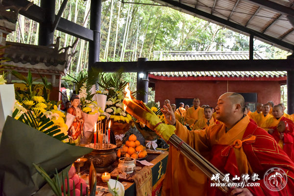 「峨眉山」常真老法师追悼会在四川峨眉山伏虎寺举行