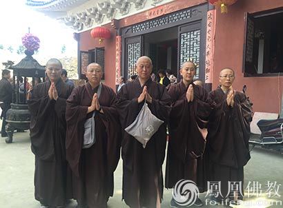 「九华山」湖北武汉黄陂白龙寺法师三步一拜朝礼九华山
