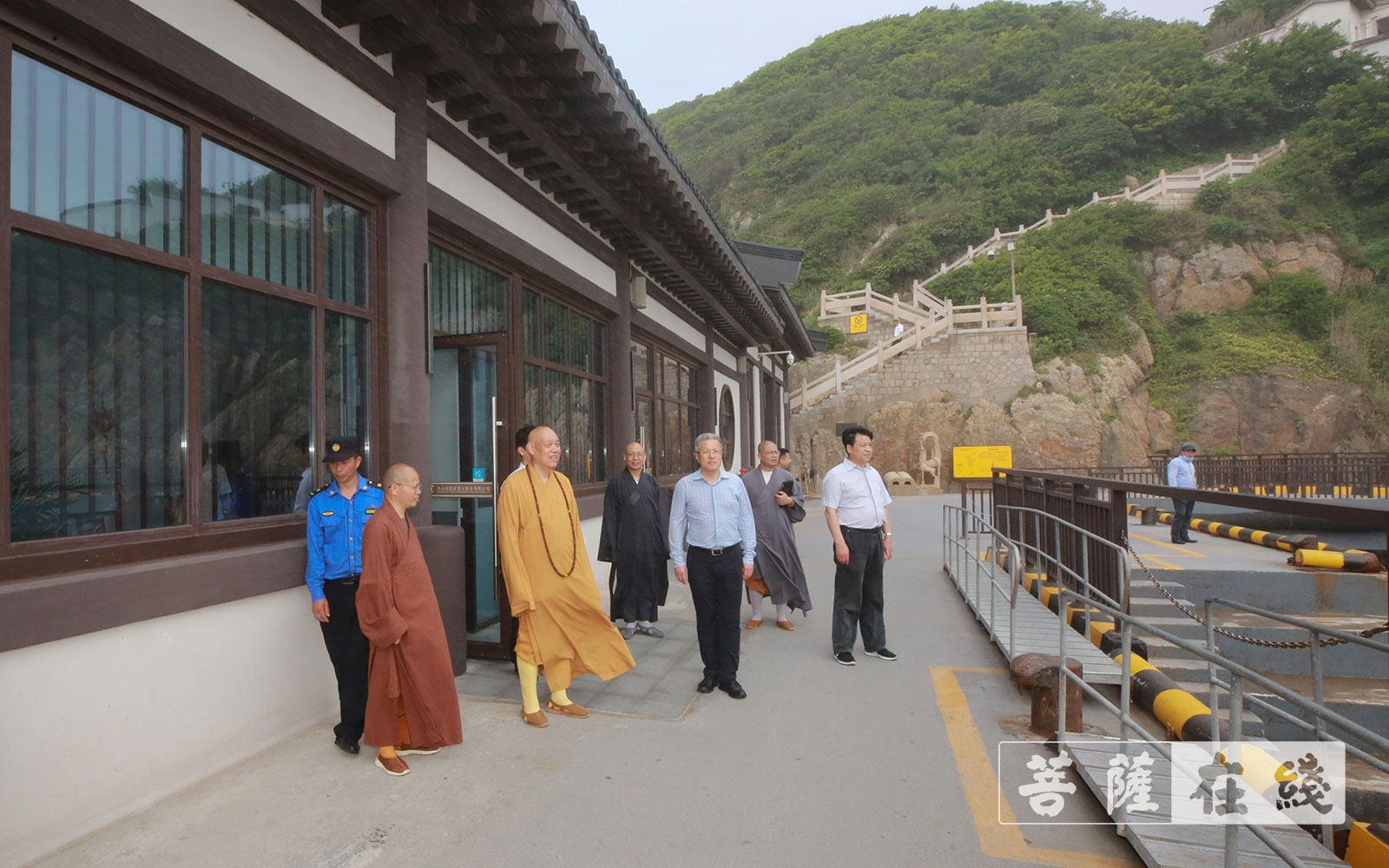 「佛教」道慈大和尚一行检查洛迦山朝山香道建设工作 「佛教」道慈大和尚一行检查洛迦山朝山香道建设工作