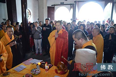 「华岩寺」恭迎观音菩萨圣诞　重庆华岩寺法师领众诵经祈福